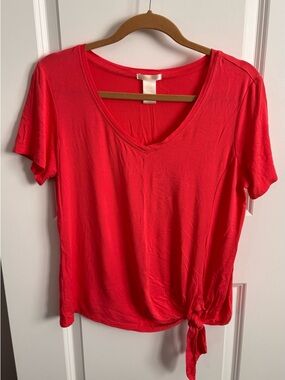 Matty M Coral V-Neck Short Sleeve Tie-Side Tee